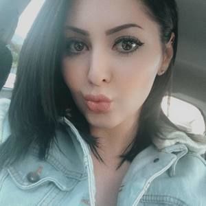 Meet your Posher, Crysta